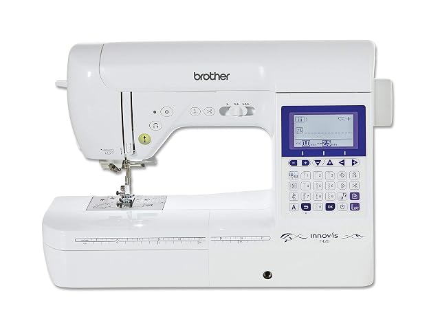 Macchina da cucire computerizzata Brother Innov-is F420, vista di tre quarti anteriore