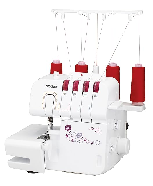 Tagliacuci Brother M343D, vista di tre quarti anteriore